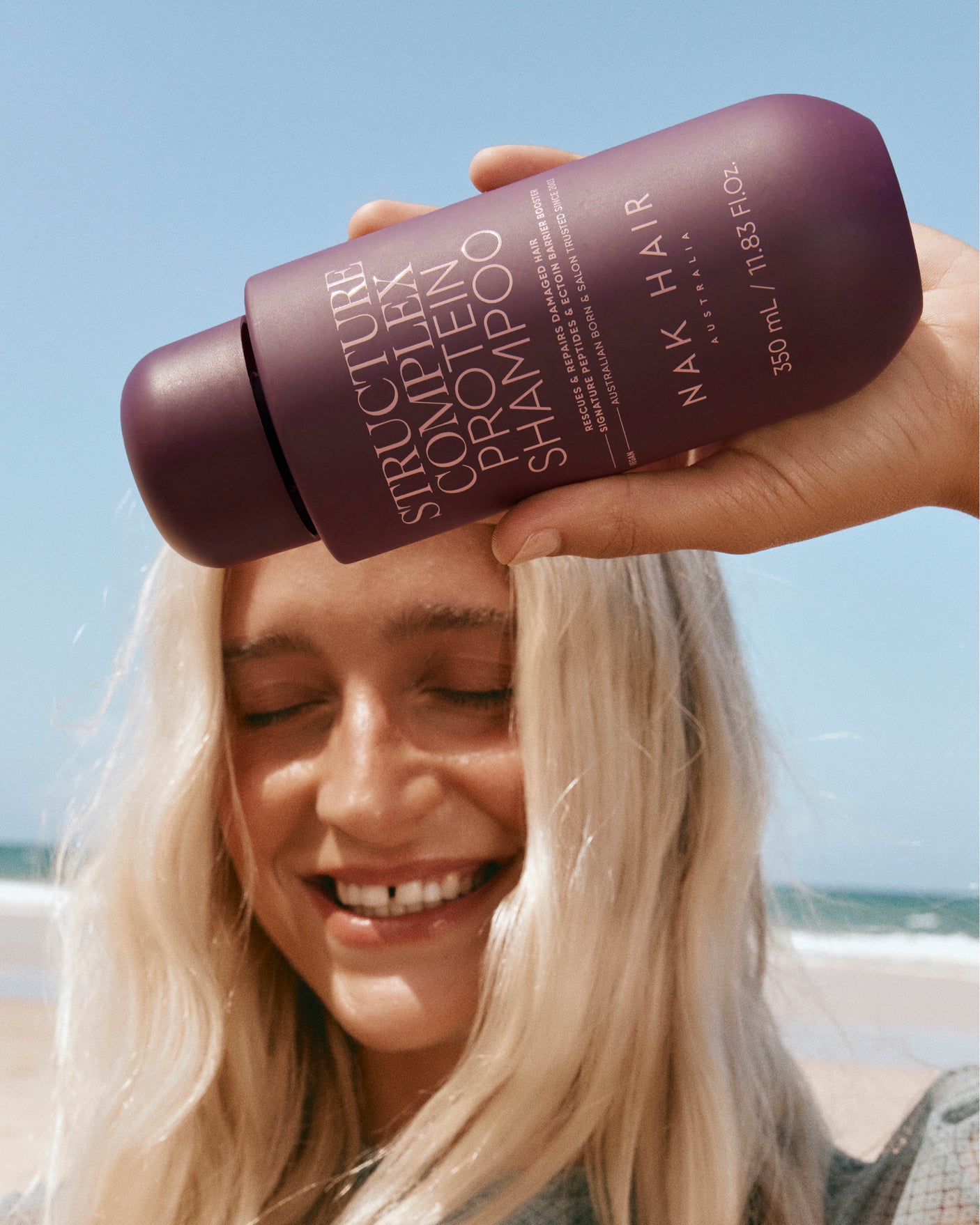 Signature Holiday Structure Complex Trio with Gift